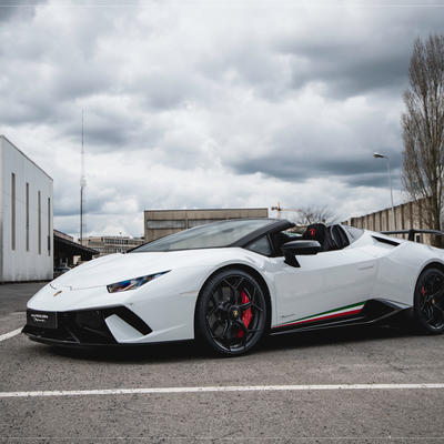 Huracan Performante Spyder by LOSCH Luxembourg